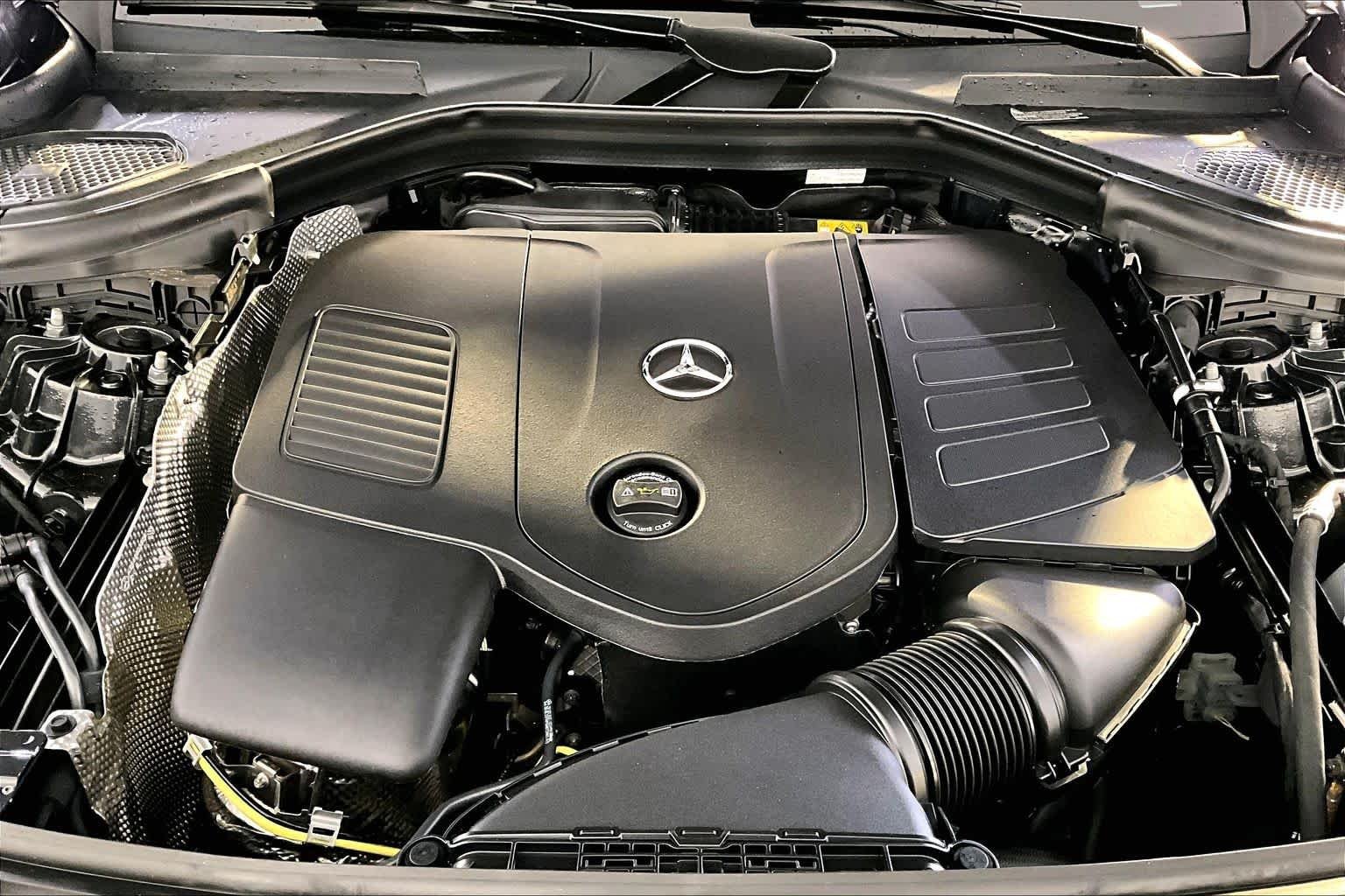New 2026 Graphite Grey Metallic Mercedes-Benz GLC 300 image 14