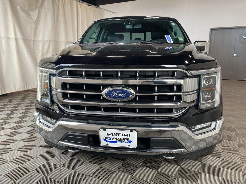 Used 2021 Black Metallic Ford LARIAT image 3