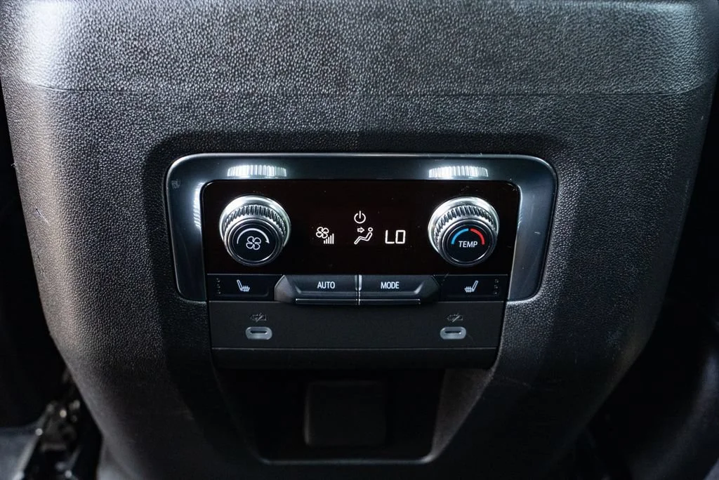 Used 2023 ONYX BLACK GMC SLT image 9
