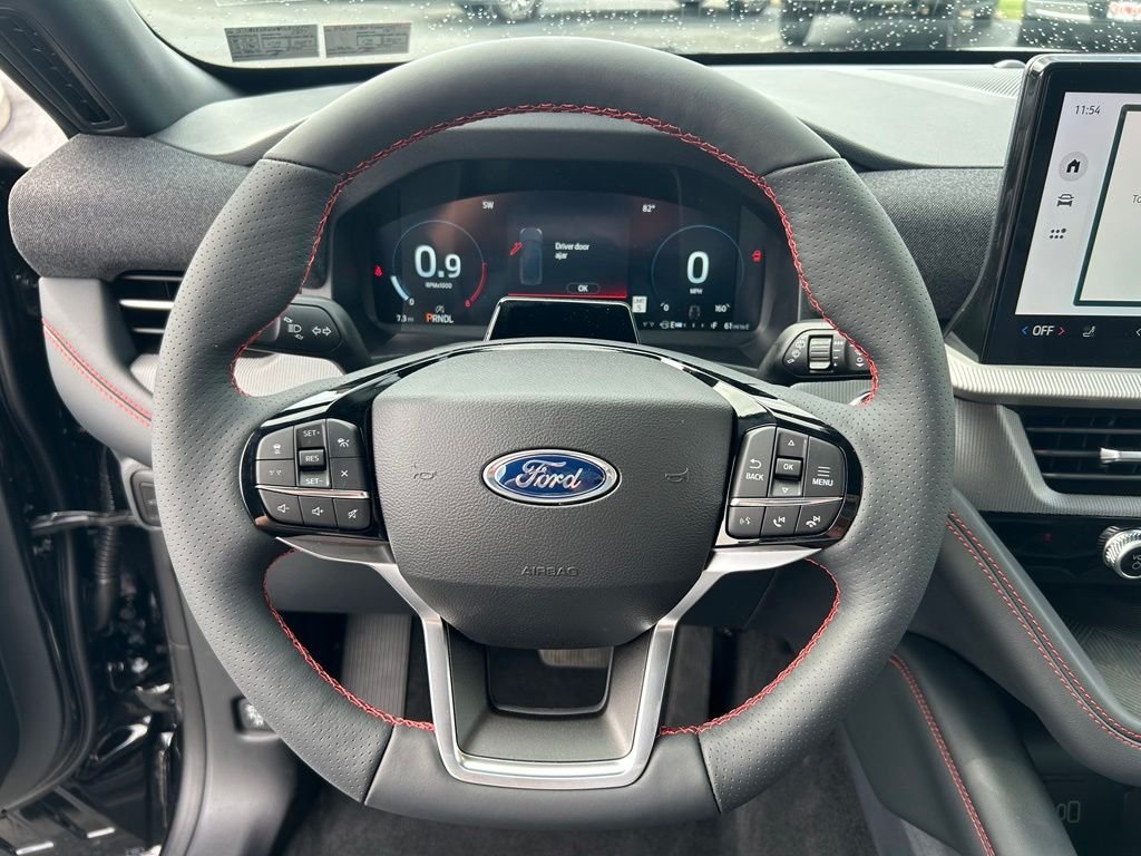 New 2027 Agate Black Metallic Ford ST-Line image 14