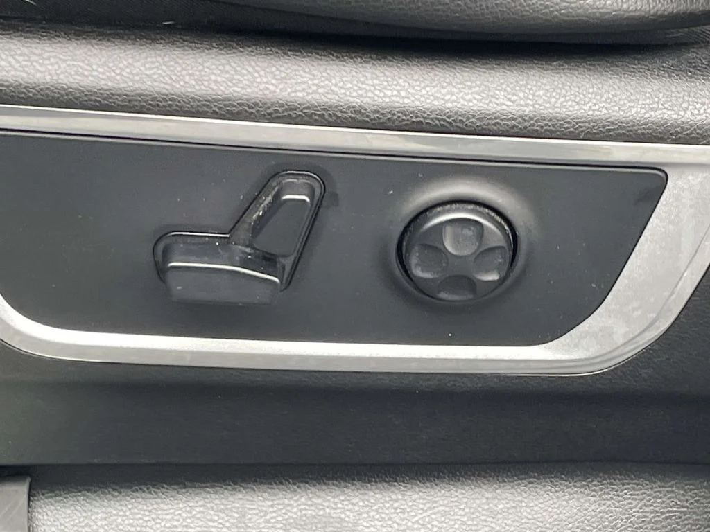 Used 2021 Silver Ram Laramie image 26