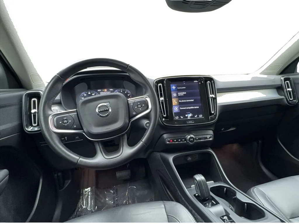Used 2021 Black Volvo Momentum image 34