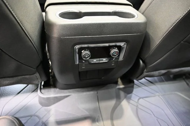 2026 Chevrolet Suburban High Country - Photo 29