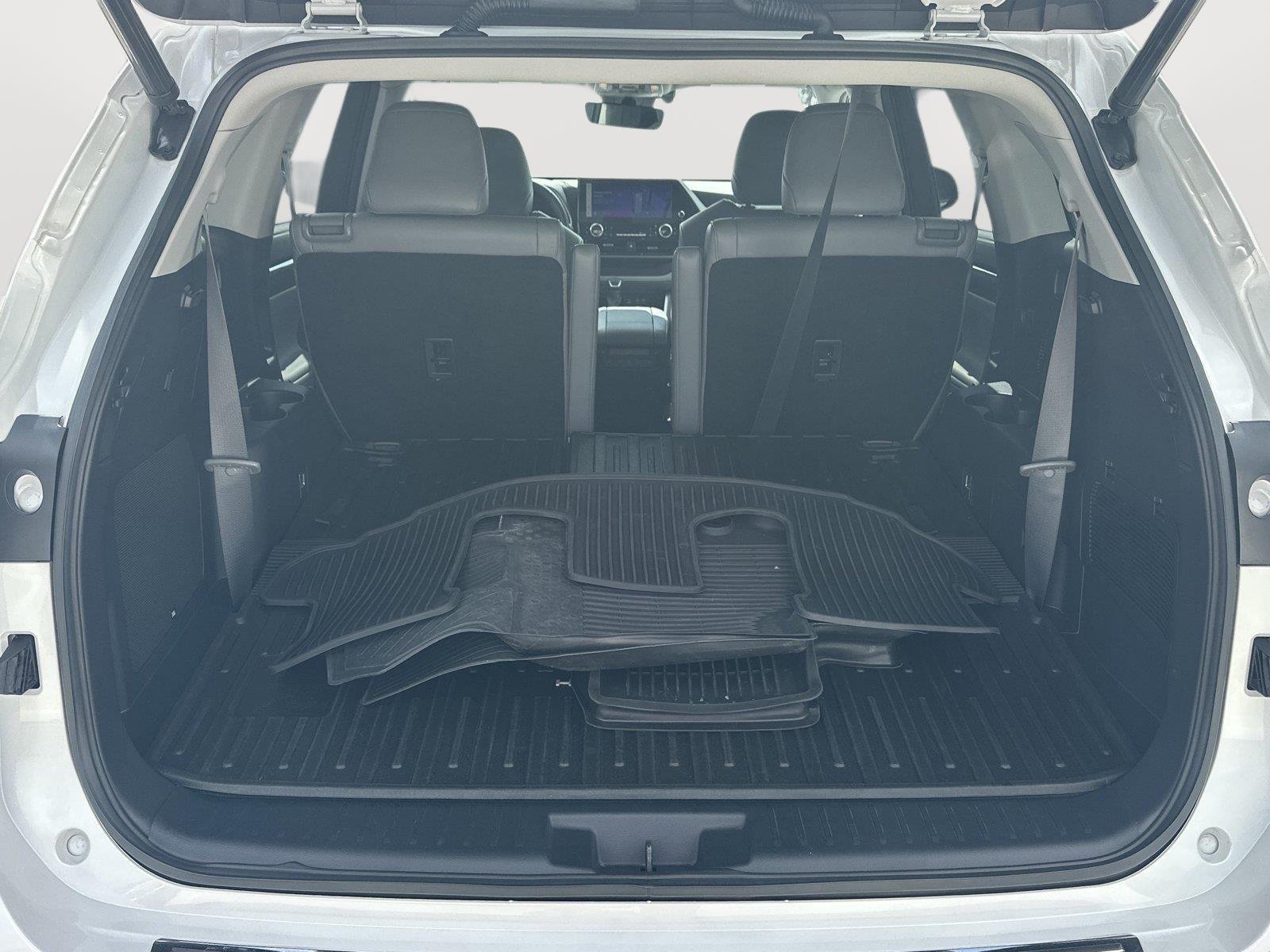 Used 2023 Wind Chill Pearl Toyota Platinum image 11