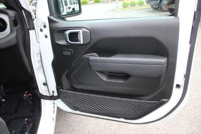 Used 2024 White Jeep Sport S image 31