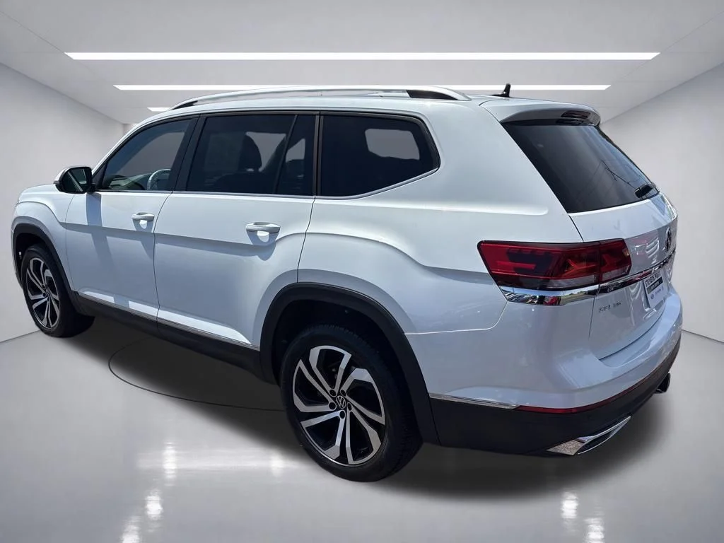 Used 2023 Opal White Pearl Volkswagen SEL image 4
