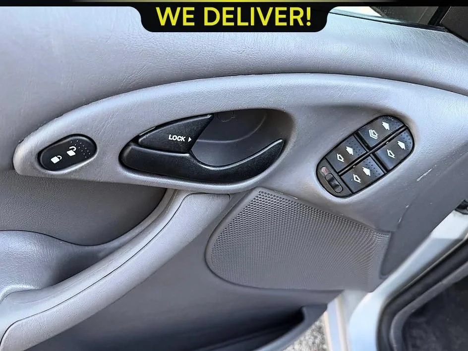 Used 2002 Silver Ford SE Base image 10