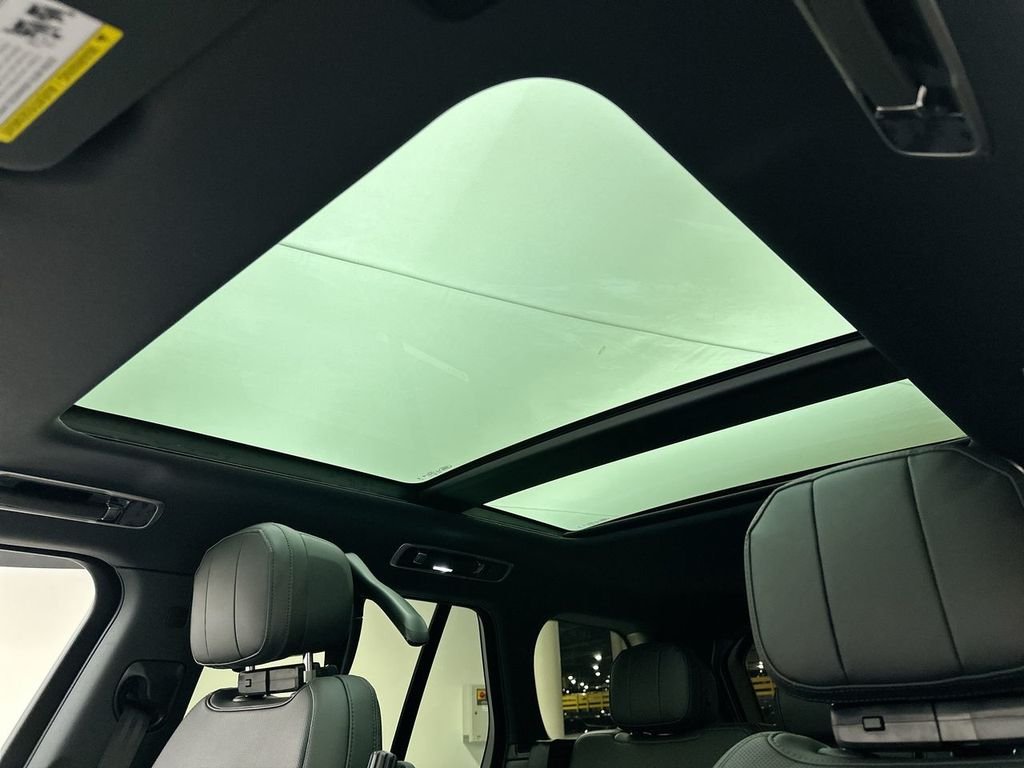 New 2027 Fuji White Land Rover SE image 11
