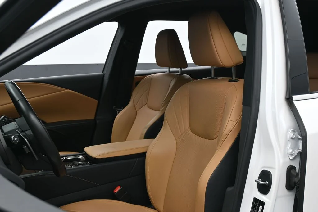 Used 2025 White Pearl Lexus 350 image 10