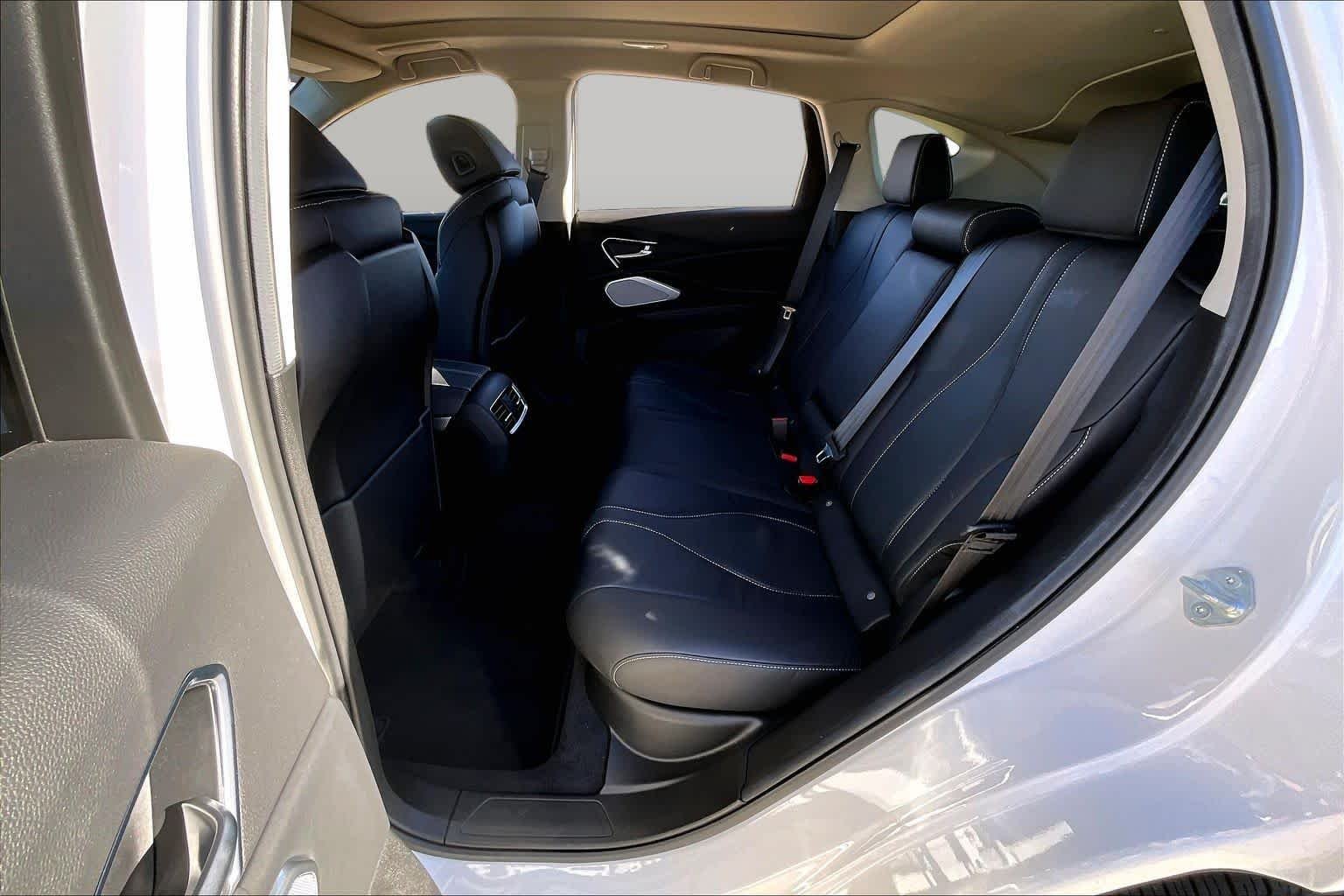 Used 2025 Platinum White Pearl Acura w/Technology Package image 19