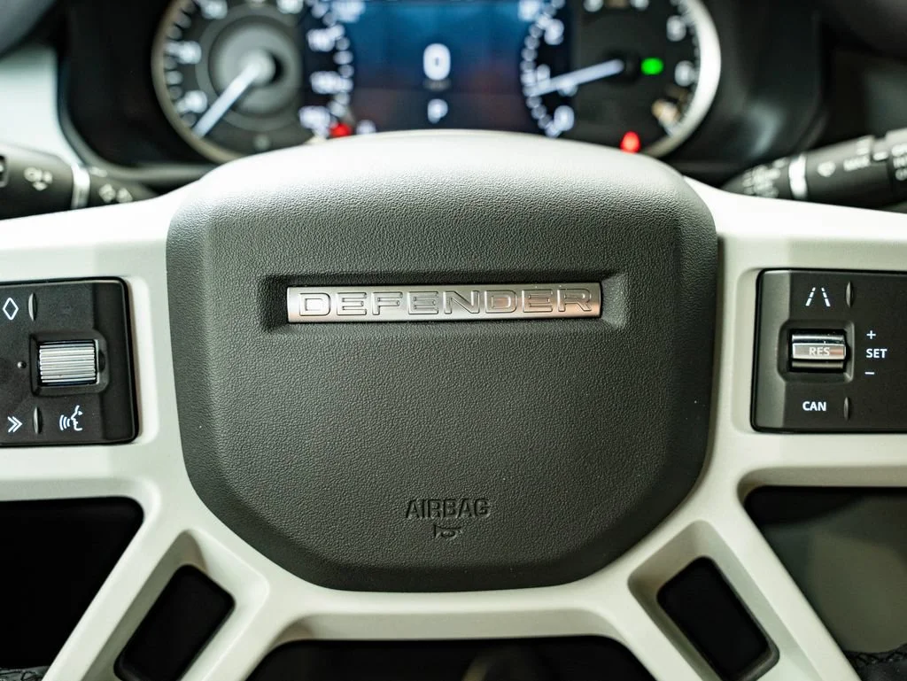 Used 2023 Black Land Rover S image 28