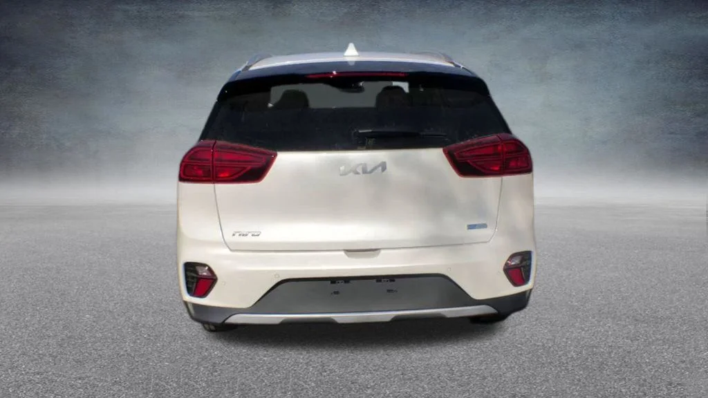 Used 2022 White Kia EX Premium image 19