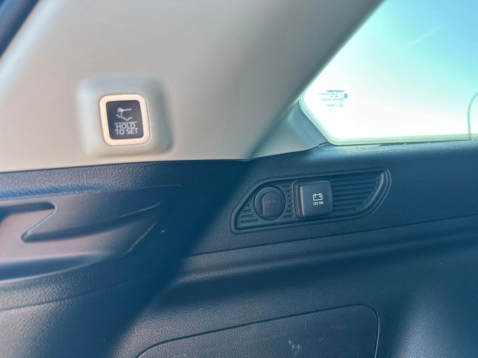 Used 2022 White Jeep 4xe image 29