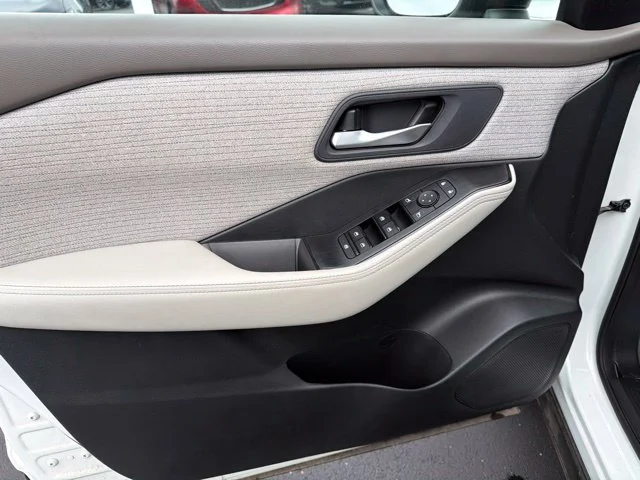 2023 Nissan Rogue SV - Photo 21