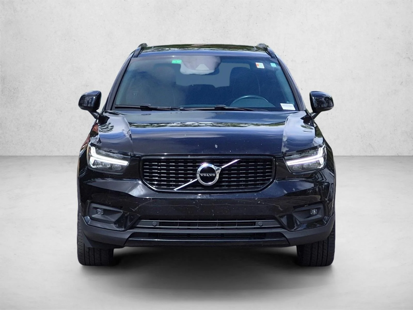 Used 2020 Gray Volvo R-Design image 2