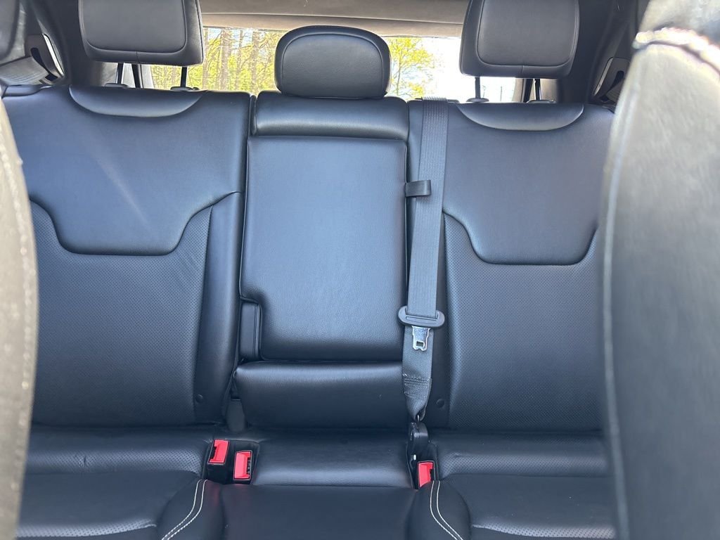 Used 2022 White Jeep High Altitude image 23