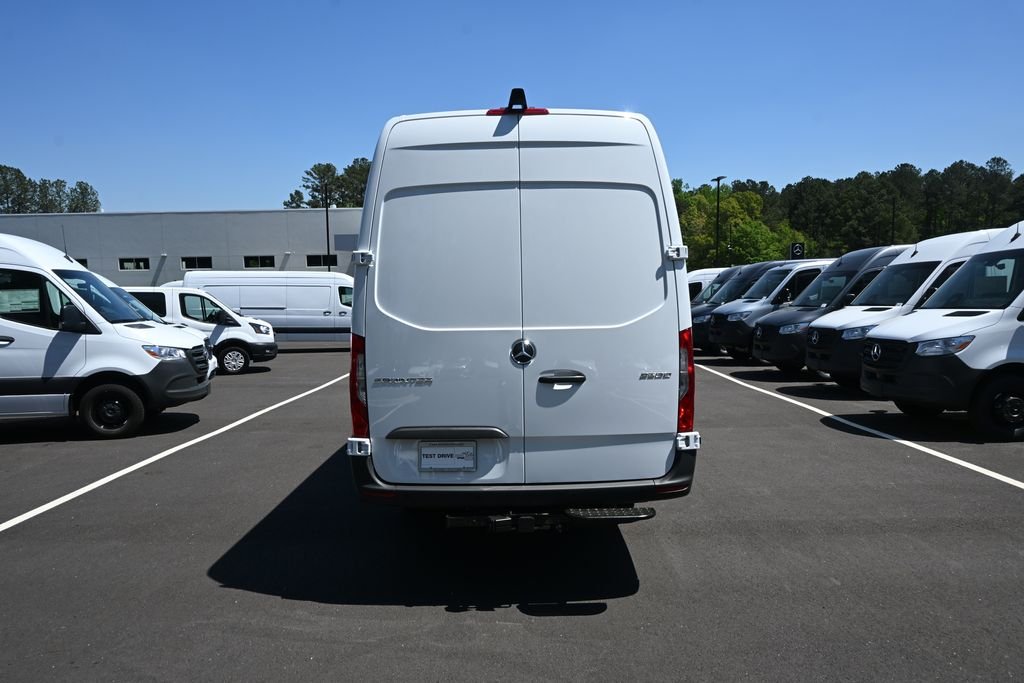 New 2026 Arctic White Mercedes-Benz Cargo 170 WB image 27