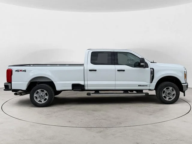 Certified Used 2025 Oxford White Ford XLT image 6