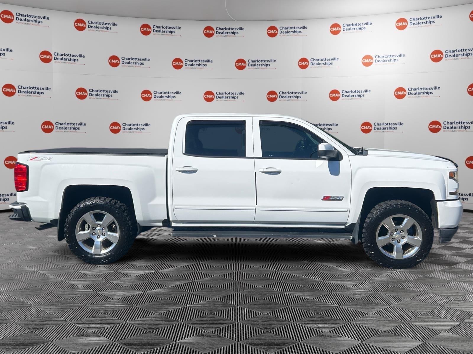 Used 2017 Summit White Chevrolet LT image 6