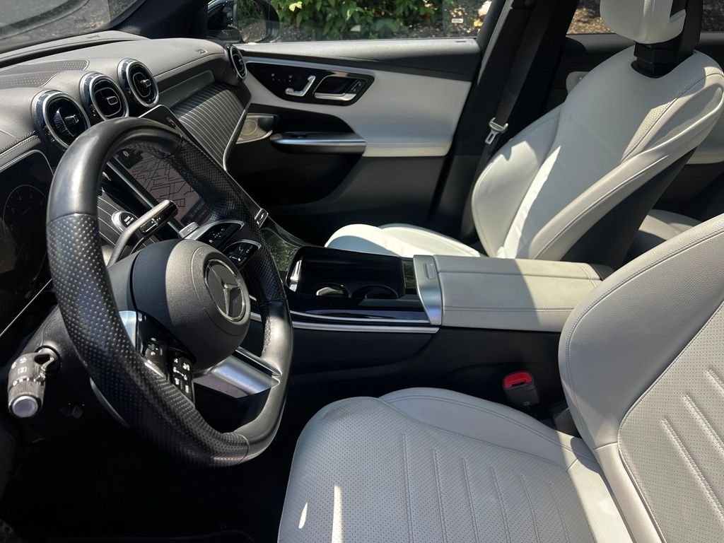 Used 2023 Blue Mercedes-Benz GLC 300 image 10