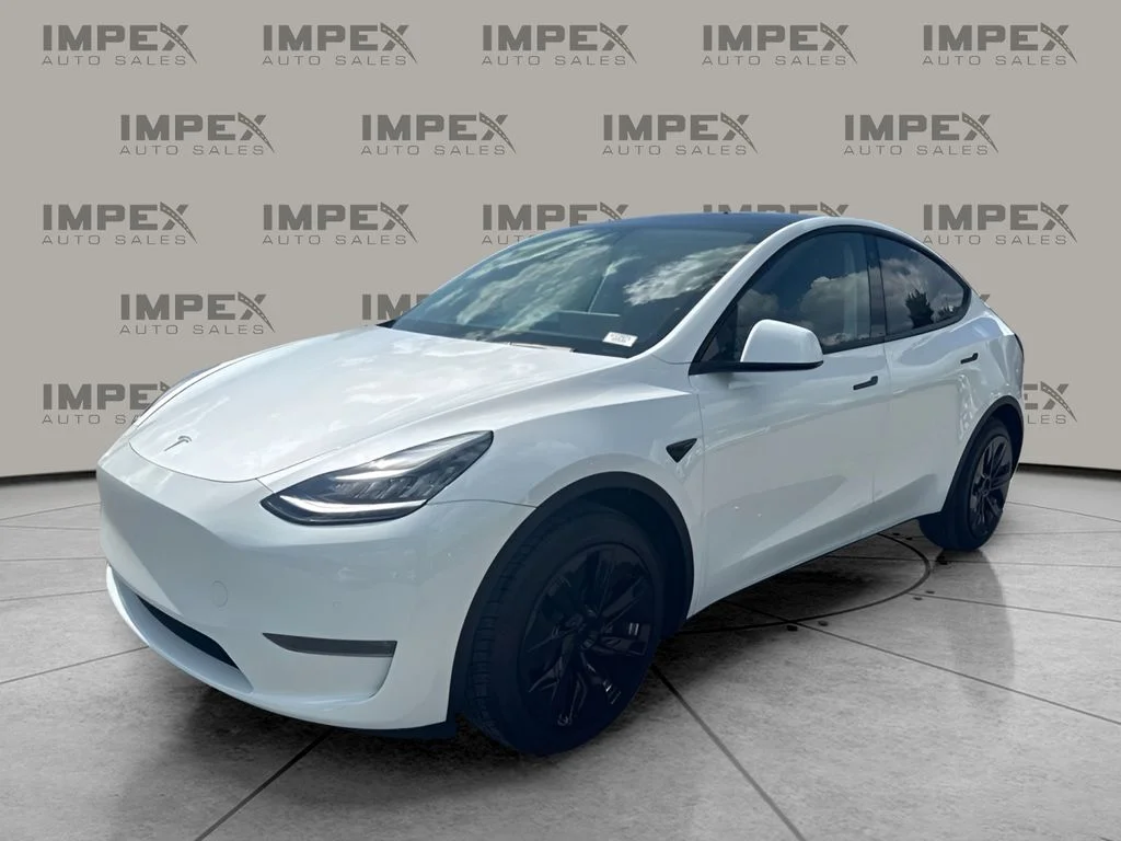 Used 2021 White Tesla Long Range image 1
