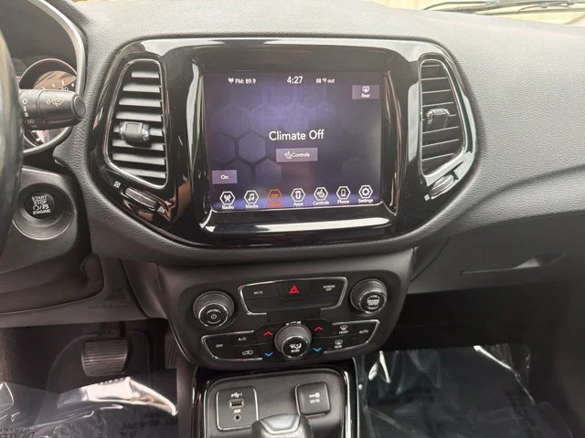 Used 2020 Gray Jeep Limited image 22