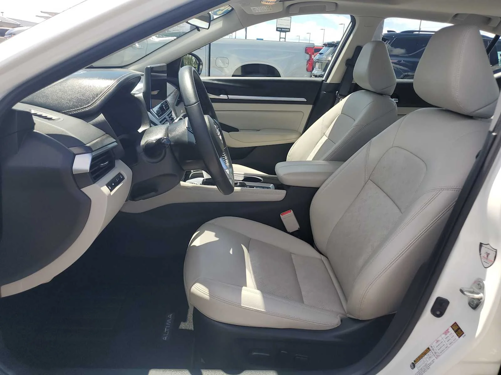 Used 2024 White Nissan 2.5 SL image 13