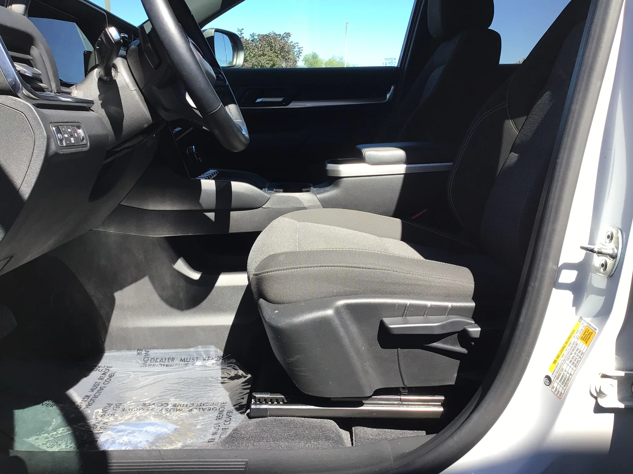 Used 2025 Summit White GMC Elevation image 8