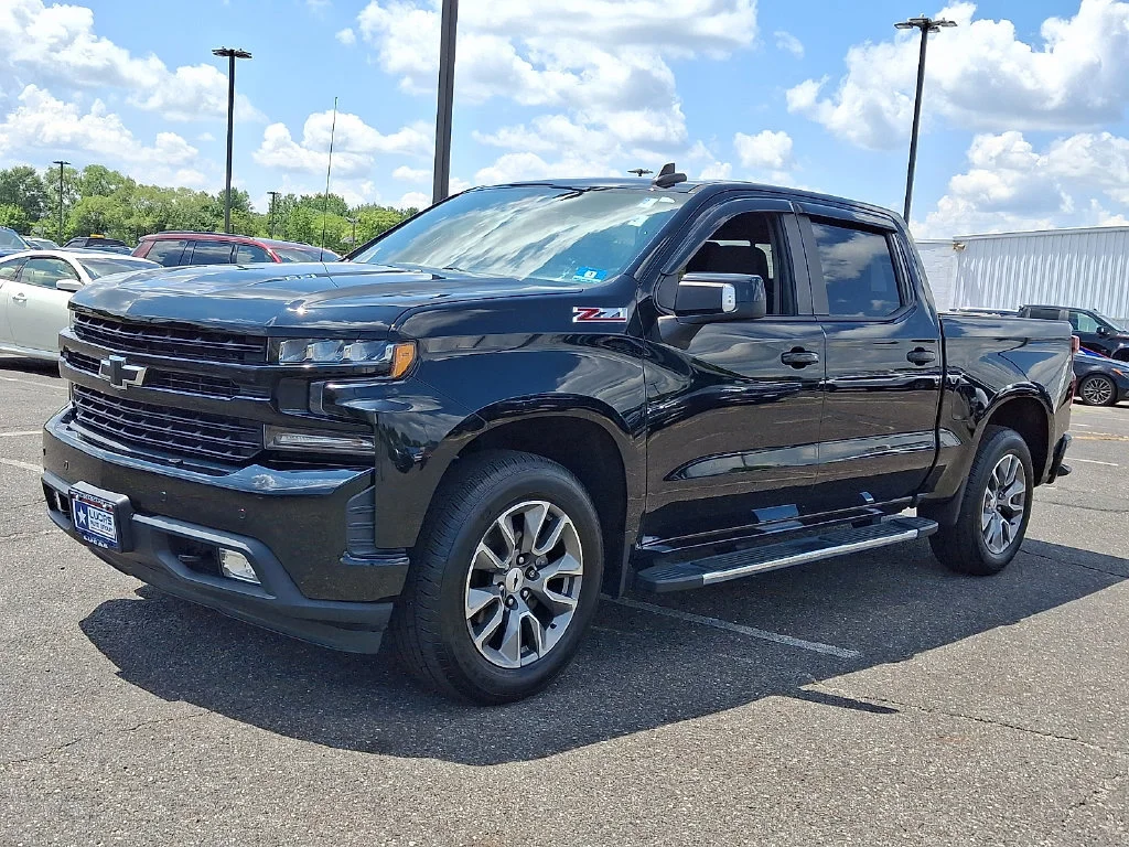 Used 2020 BLACK Chevrolet RST image 6