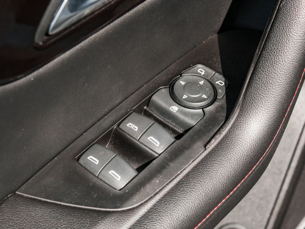 Used 2021 Silver Ice Metallic Chevrolet RS image 9