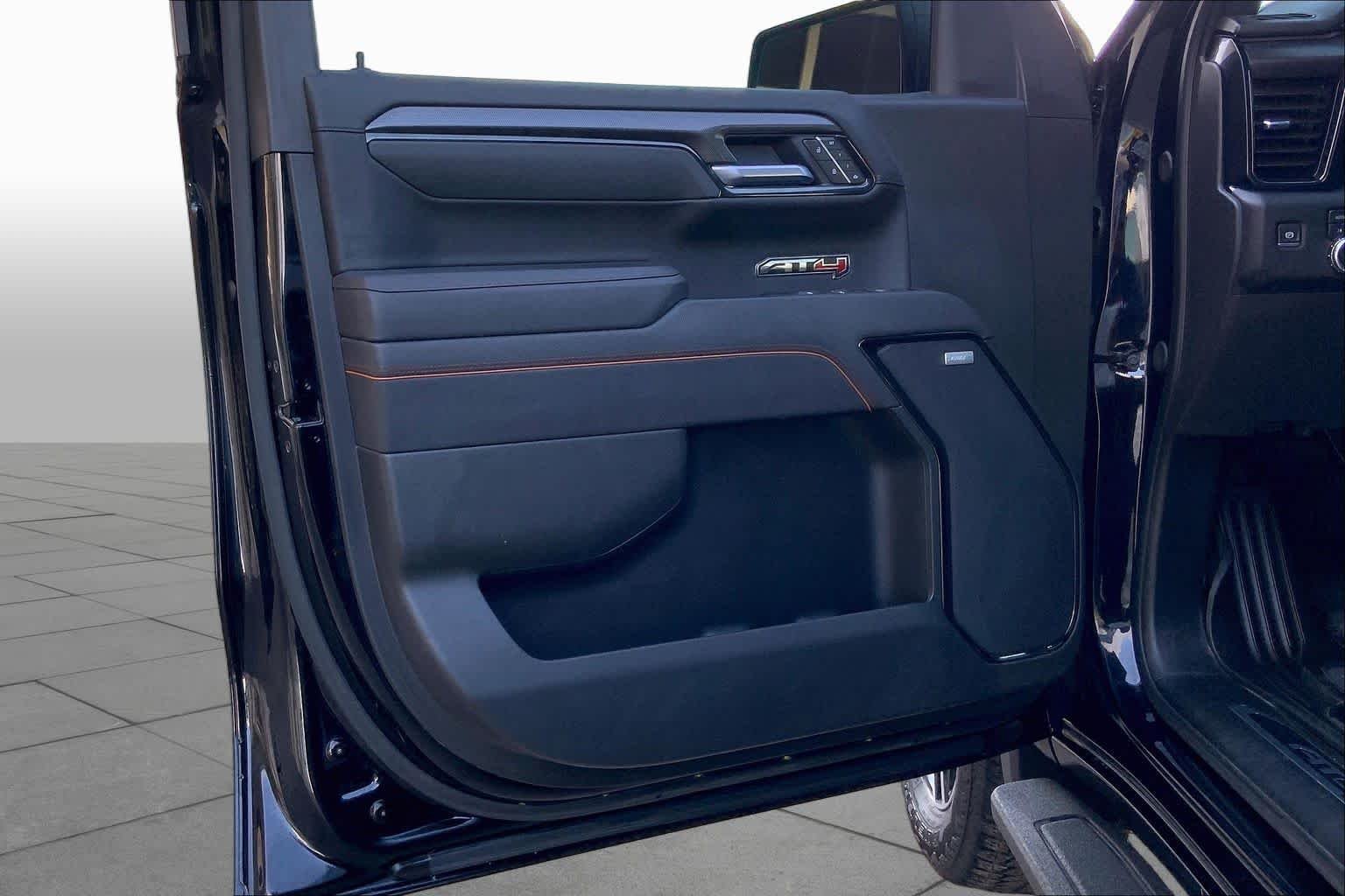 Used 2025 Onyx Black GMC AT4 image 22