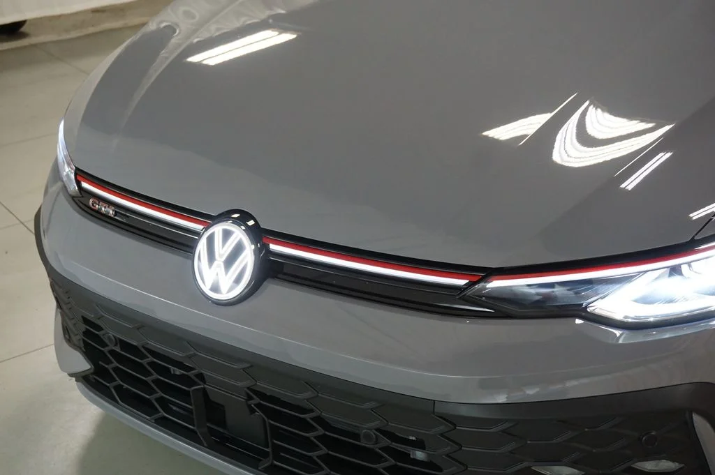 New 2026 Moonstone Gray Volkswagen SE image 36
