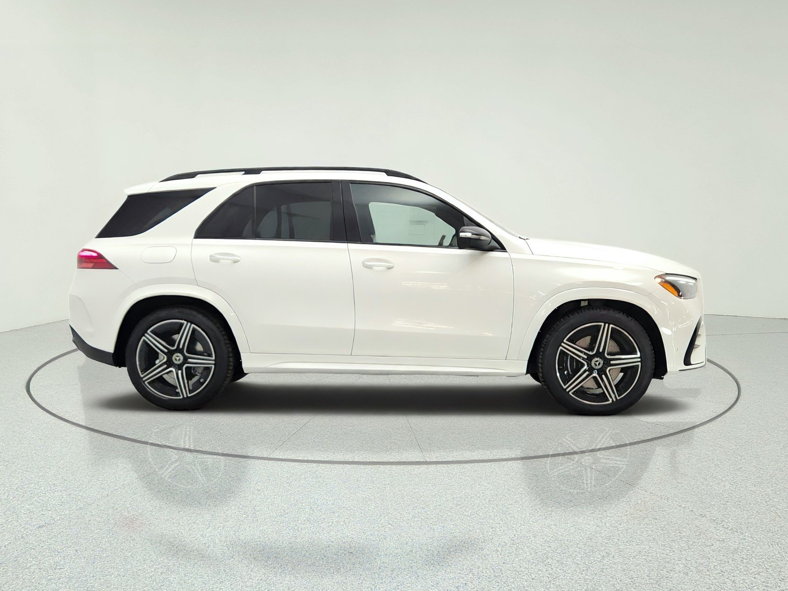 New 2026 Polar White Mercedes-Benz GLE 450 4MATIC® SUV image 4
