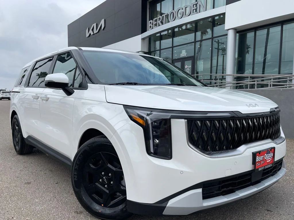 2026 Kia Sedona LXS's photo