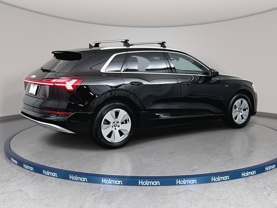 2019 Audi e-tron Prestige photo 4