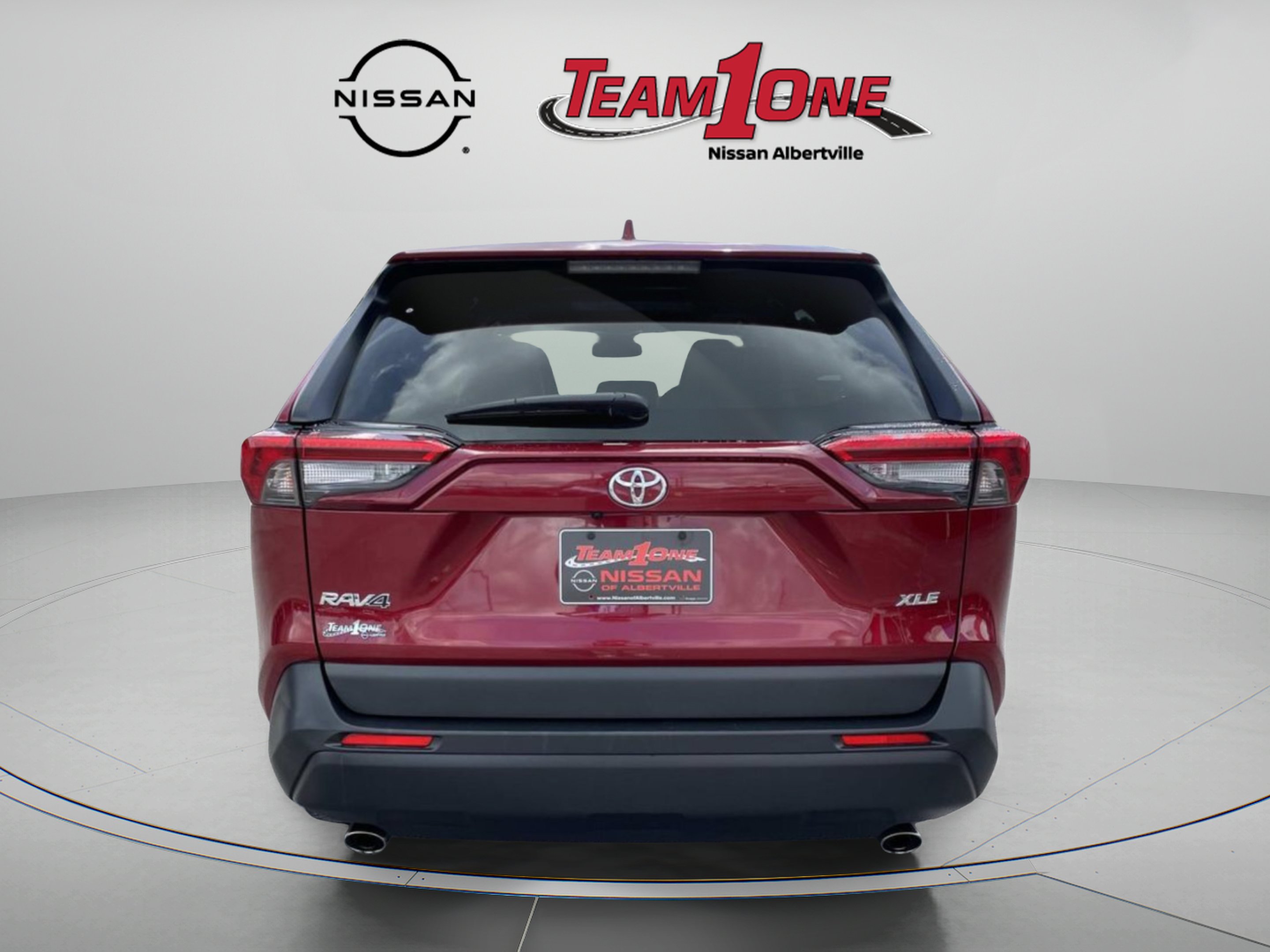 Used 2023 Red Toyota XLE Premium image 6