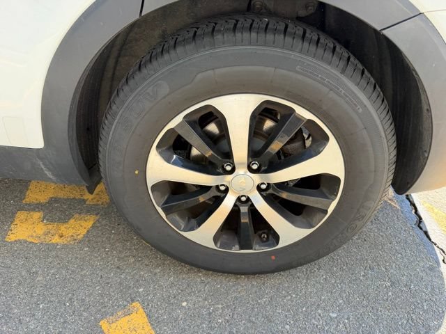 Used 2016 Snow White Pearl Kia EX image 15