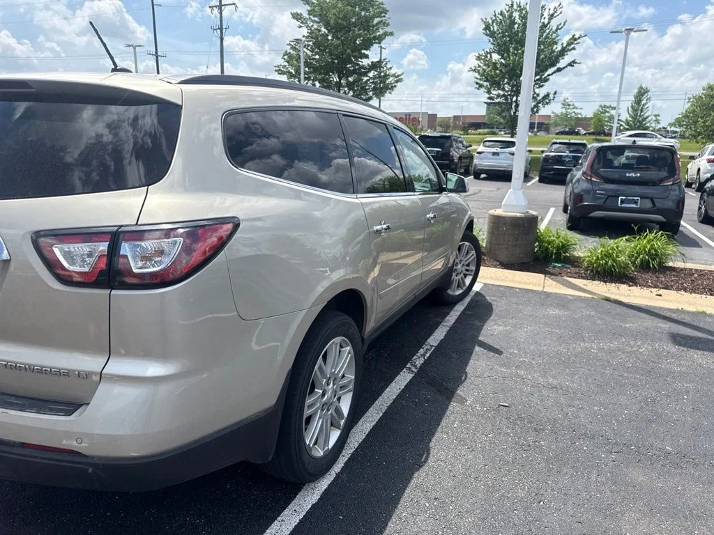 Used 2015 Gold Chevrolet LT image 9
