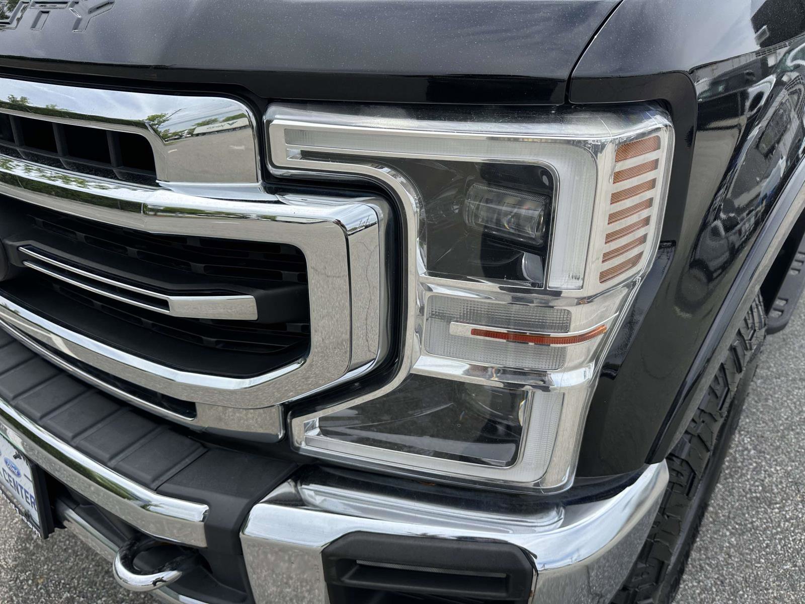 Used 2020 Black Ford LARIAT image 9