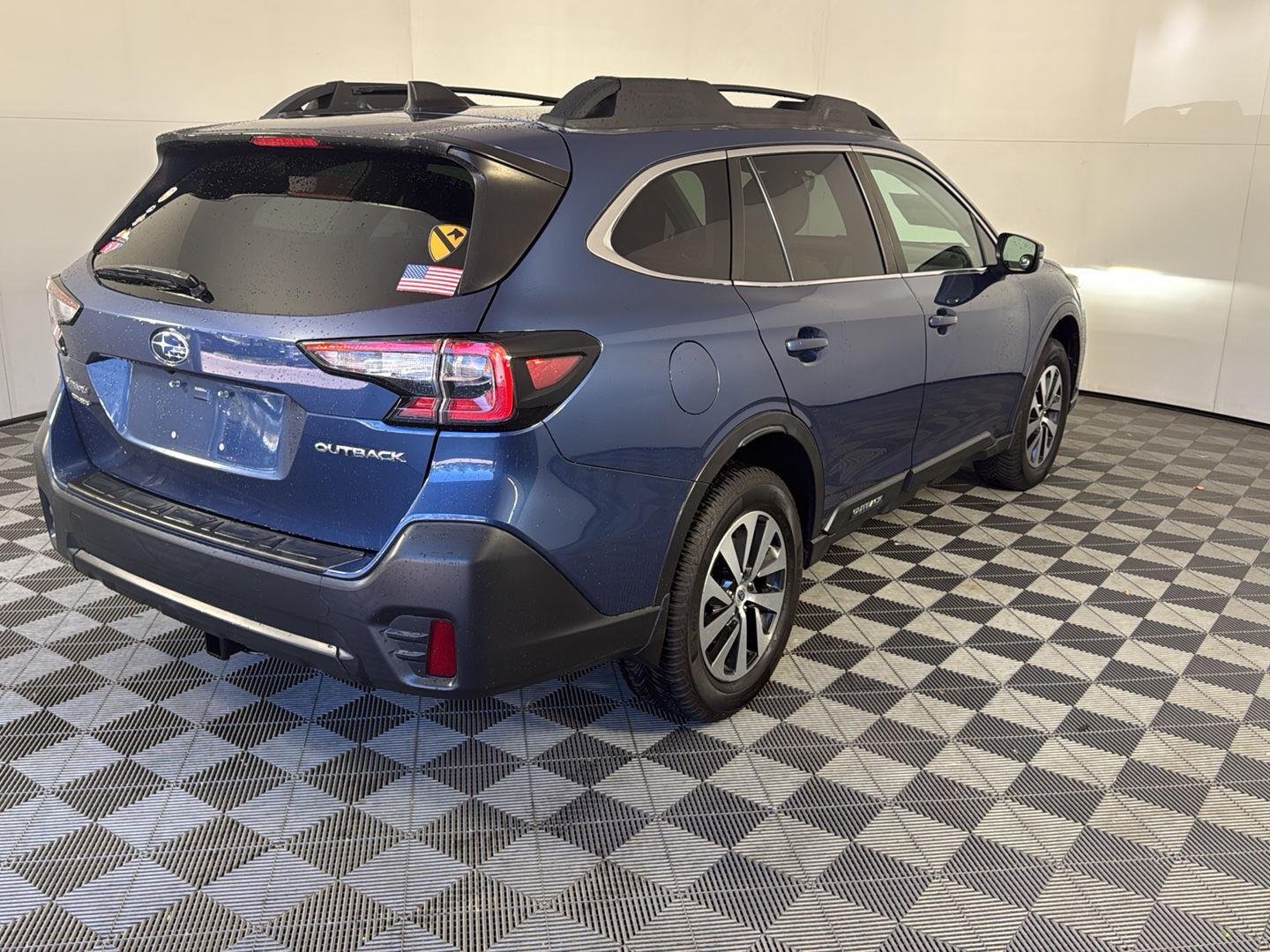 Used 2021  Subaru Premium image 7