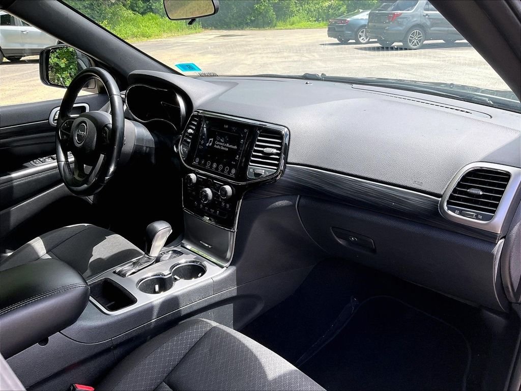 Used 2020 Black Jeep Laredo E image 14