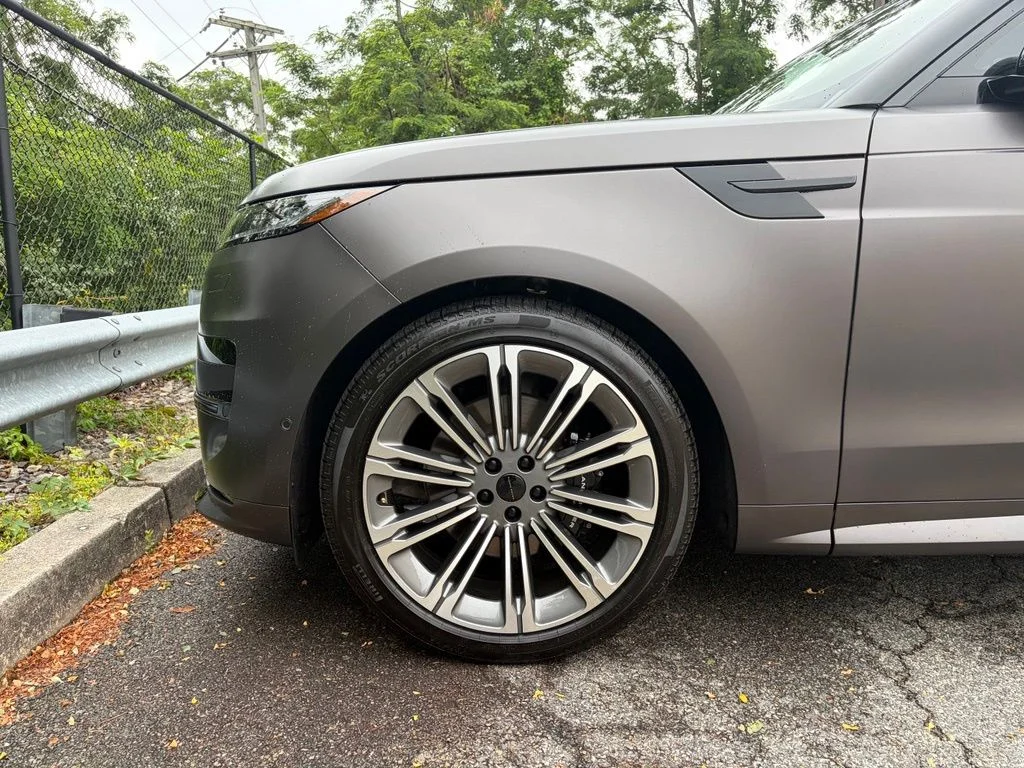 Used 2026 Gray Land Rover Dynamic SE image 9