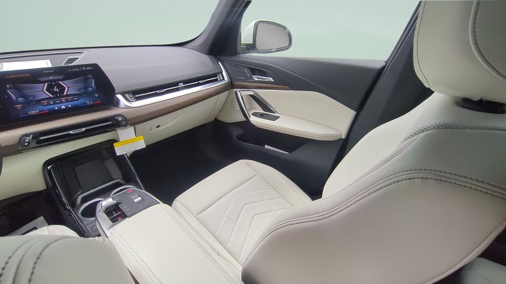 New 2026 Alpine White BMW xDrive28i image 13