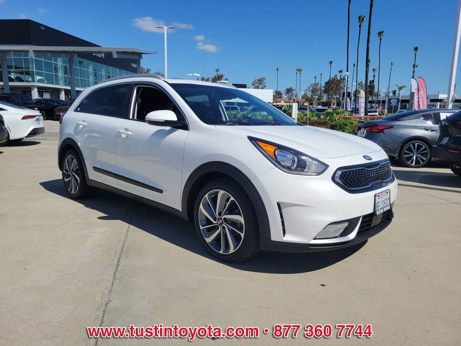 Used 2018 Kia Niro Touring with VIN KNDCE3LC8J5175347 for sale in Tustin, CA