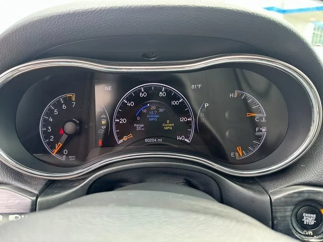 Used 2020  Jeep Altitude image 14