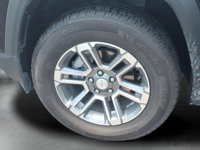 Used 2026 Ebony Twilight Metallic GMC Elevation image 18