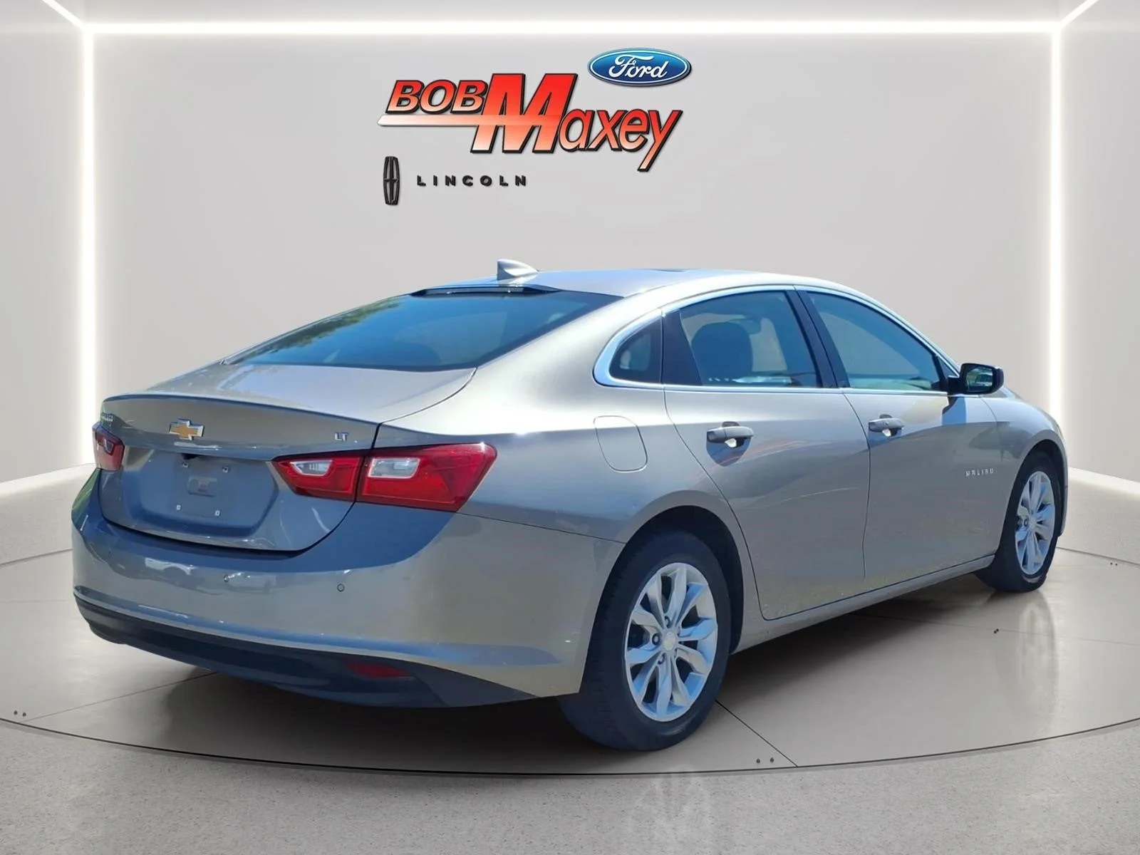Used 2024 Mineral Gray Metallic Chevrolet LT 1LT image 4