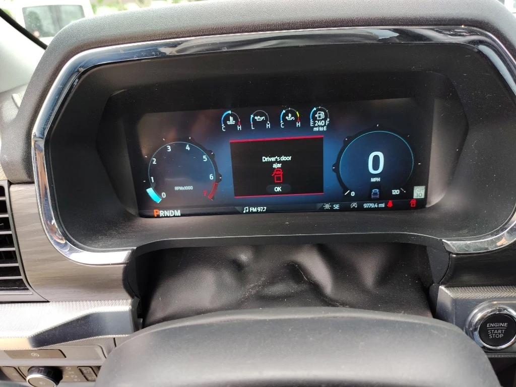 Used 2025 Carbonized Gray Metallic Ford LARIAT image 15