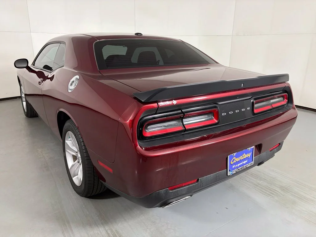Used 2023 Red Dodge SXT image 6
