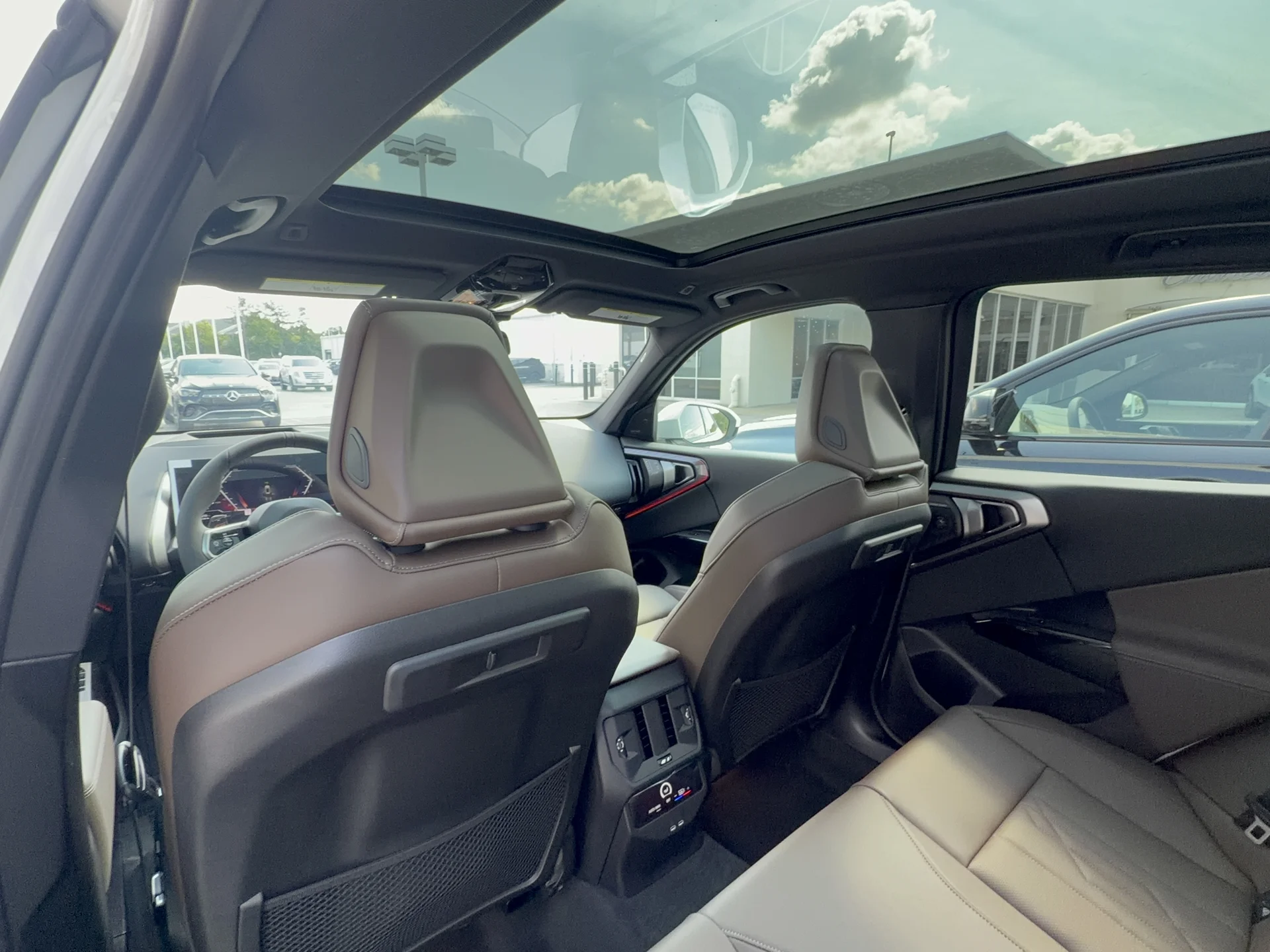 New 2026 Alpine White BMW 30 xDrive image 27